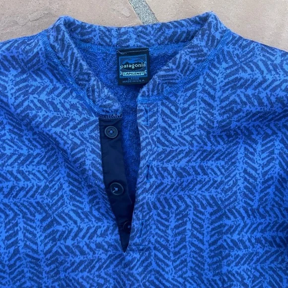 Patagonia Blue Patterned Sweatpants and Top